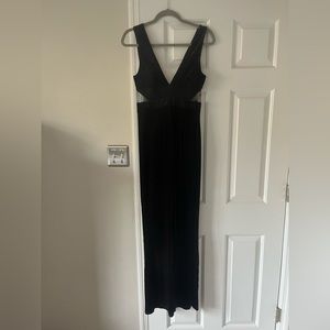 Lulu’s Black Velvet Jumpsuit - Small